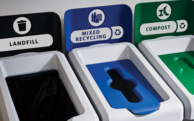 Recycling containers with descriptions